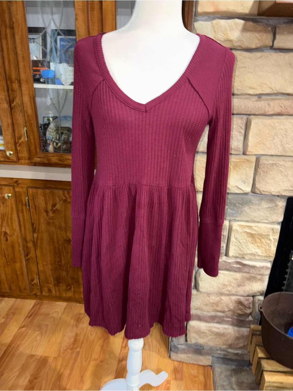 American Eagle Outfitters size large burgundy raw hem v/ neck Henley style top